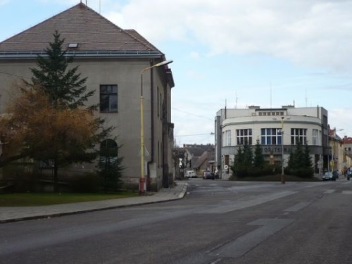  | Zdravotní středisko a spořitelna